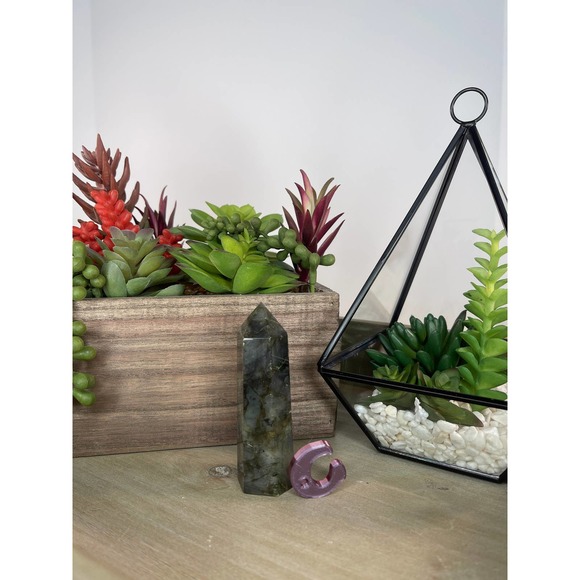 Labradorite Tower Polished Point / Wand Flashy Labradorite - Picture 3 of 5